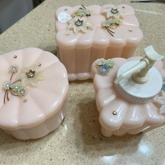 Other - Vintage vanity set